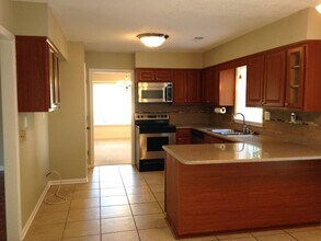 2110 Wood Creek Dr in Germantown, TN - Building Photo - Building Photo
