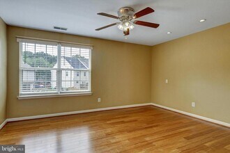 195 Langdon Farm Cir in Odenton, MD - Building Photo - Building Photo