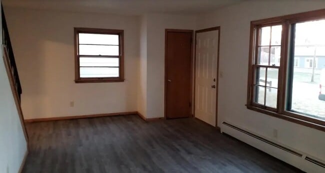 1316 Circle Terrace Blvd NE in Minneapolis, MN - Building Photo - Building Photo