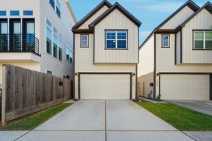 1807 Bingham St in Houston, TX - Building Photo