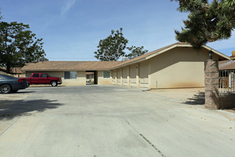 7428-7434 Cherokee Trl in Yucca Valley, CA - Building Photo - Primary Photo