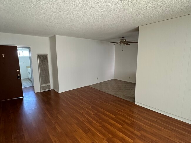 6020 La Prada St in Los Angeles, CA - Foto de edificio - Building Photo