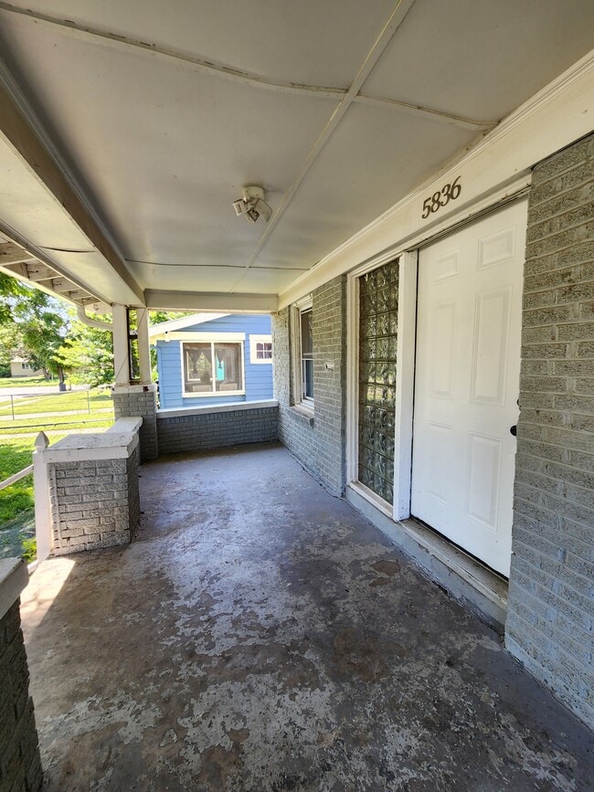 5836 Euclid Ave in Kansas City, MO - Building Photo - Building Photo