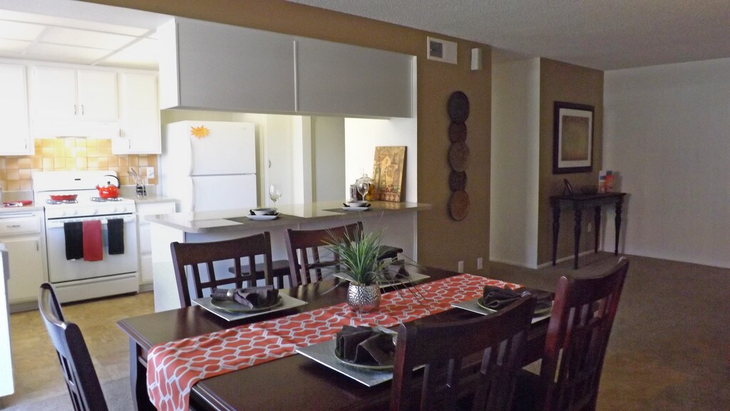 Amberwood Villas Apartments in Hemet, CA