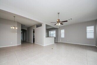 183 Westmoreland Cir in Kissimmee, FL - Foto de edificio - Building Photo