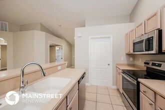 3404 68th St W in Lehigh Acres, FL - Foto de edificio - Building Photo