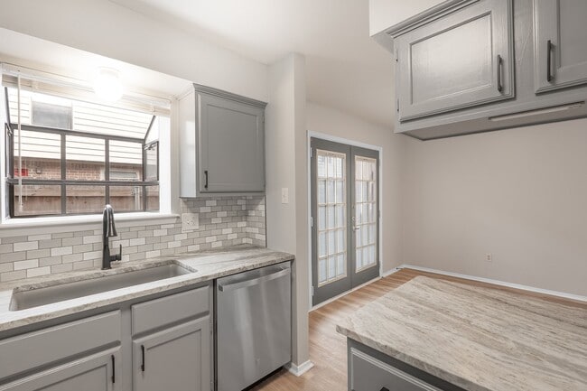 property at 1904 Dartmouth St