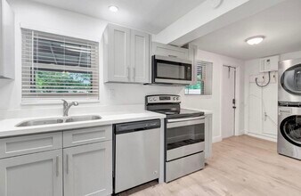 222 SW 14th Ave in Delray Beach, FL - Building Photo - Building Photo