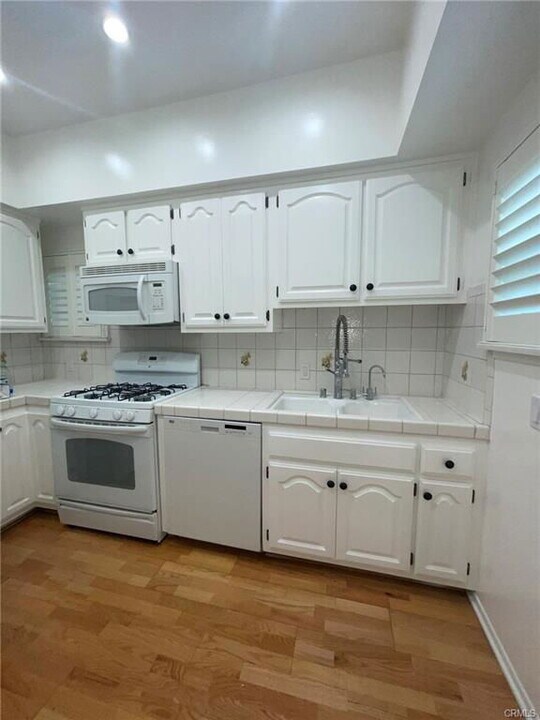 135 Canon Dr in Beverly Hills, CA - Building Photo