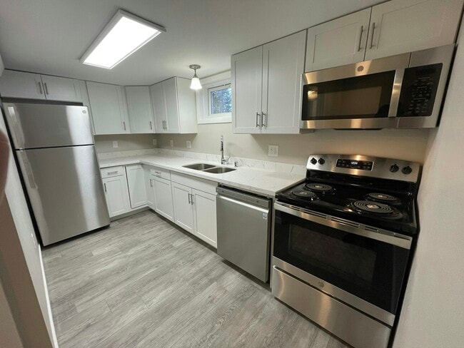 property at 1104 Sidney Ave