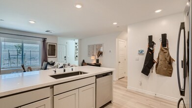 10717 Bendmore Ct in Las Vegas, NV - Building Photo - Building Photo