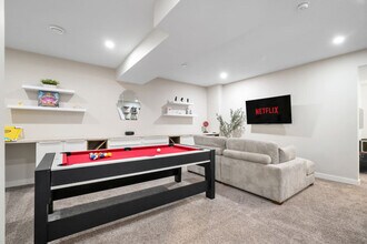 144 Wolf Holw Cres S E in Calgary, AB - Building Photo - Building Photo