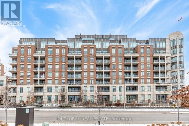 2480 Prince Michael Drive in Oakville, ON - Building Photo - Building Photo