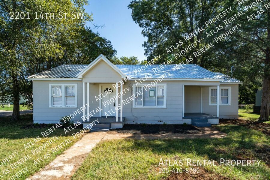 2201 14th St SW in Huntsville, AL - Building Photo