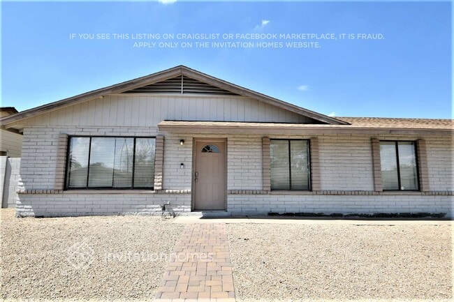 3748 E Charter Oak Rd in Phoenix, AZ - Building Photo - Building Photo