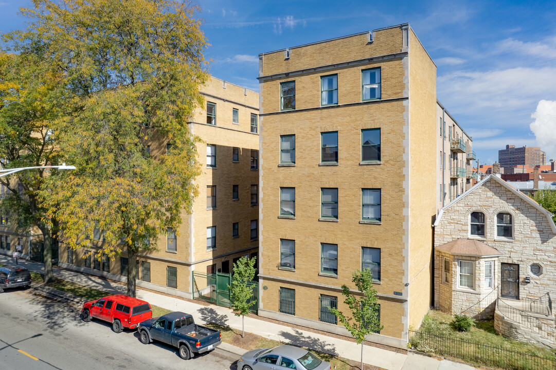 Silver Coast Citadel in Chicago, IL - Building Photo