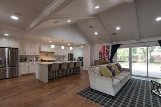 3025 Regency Ct in Oklahoma City, OK - Building Photo - Building Photo