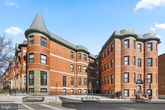 2201 Brookfield Ave in Baltimore, MD - Building Photo - Building Photo
