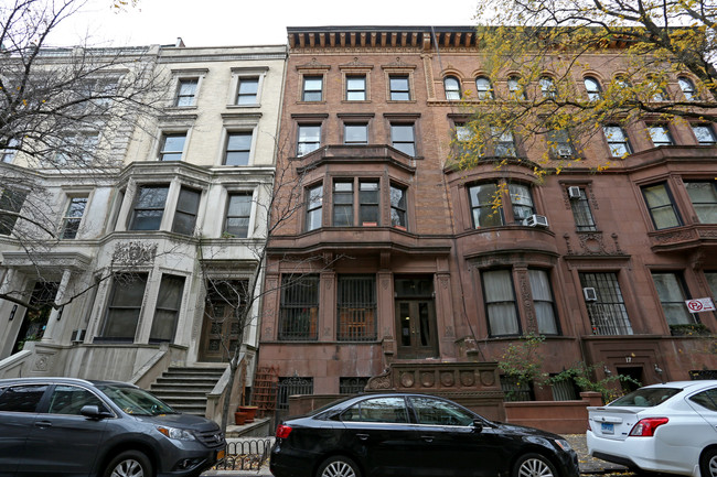 19 W 76th St in New York, NY - Foto de edificio - Building Photo