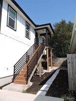 1702 E La Rua St in Pensacola, FL - Building Photo