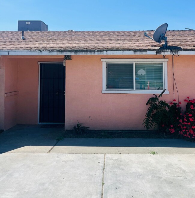 1117 Roselawn Ave in Modesto, CA - Building Photo - Building Photo