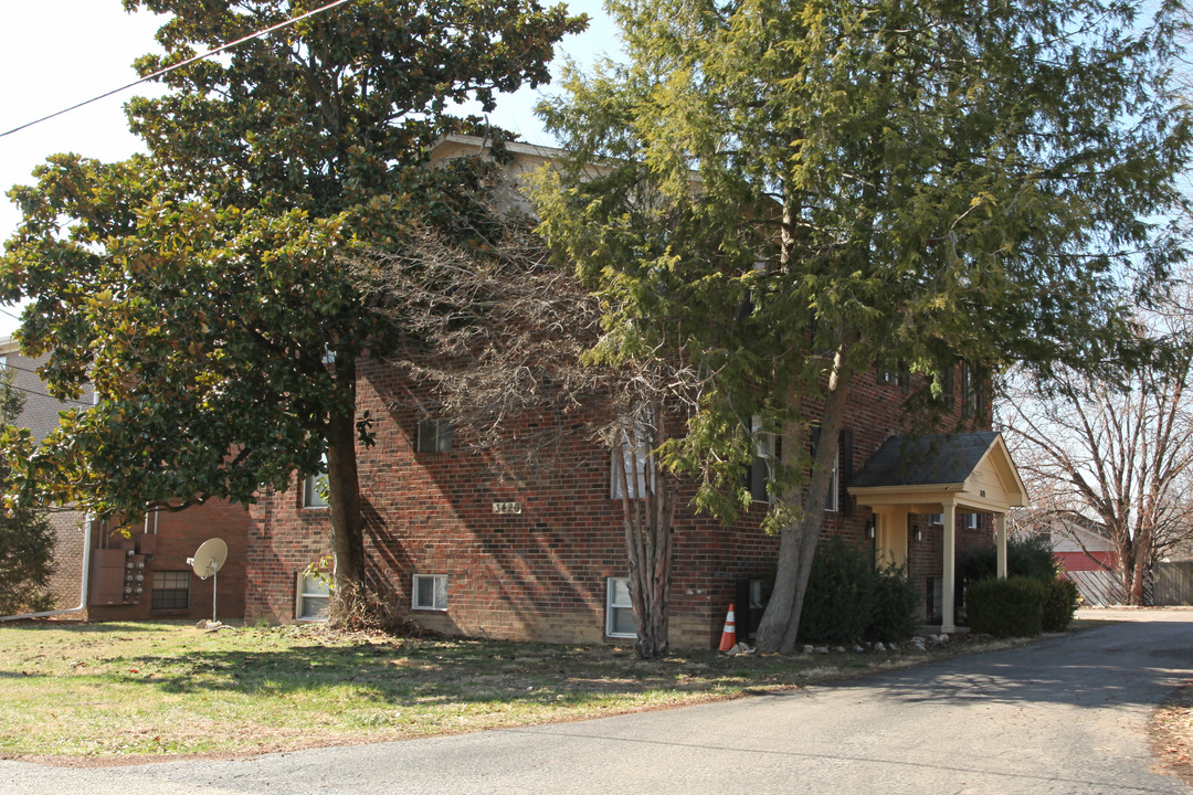 3420 Breckenridge Ln in Louisville, KY - Foto de edificio