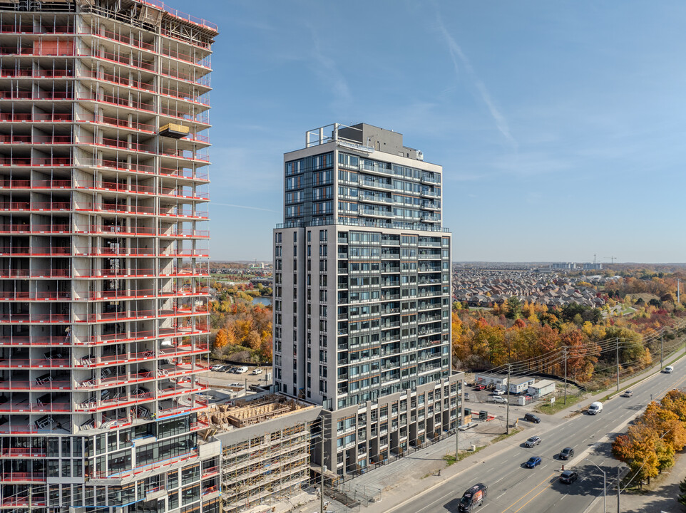 CONNECTT Condos By Lindvest in Milton, ON - Building Photo