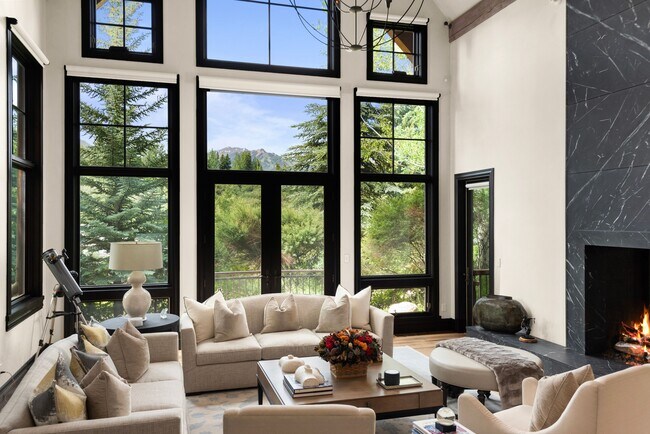27 Nighthawk Dr in Aspen, CO - Building Photo - Building Photo