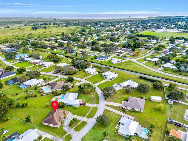 property at 907 Sawgrass St