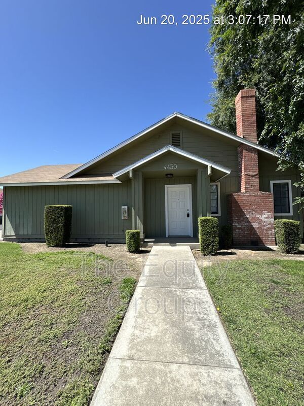 4430 W Cypress Ave