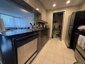 1507-1408 Strathmore Mews in Vancouver, BC - Building Photo - Building Photo