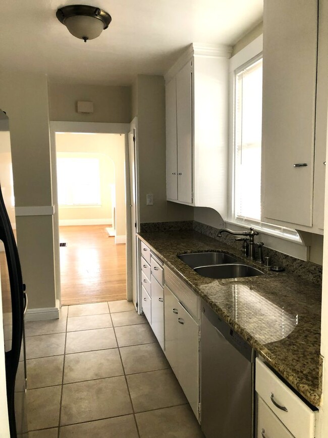 3230 Maple Ave in Oakland, CA - Building Photo - Building Photo