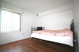 6143 Knoll Wood Rd in Willowbrook, IL - Building Photo - Building Photo