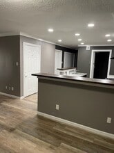 Westwinds Village in Odessa, TX - Foto de edificio - Building Photo