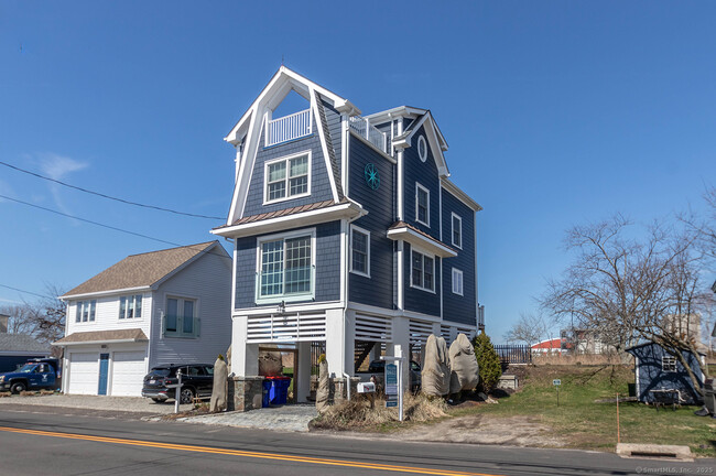 1140 Fairfield Beach Rd in Fairfield, CT - Building Photo - Building Photo