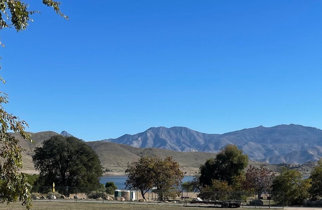 5980 Wofford Blvd in Wofford Heights, CA - Building Photo