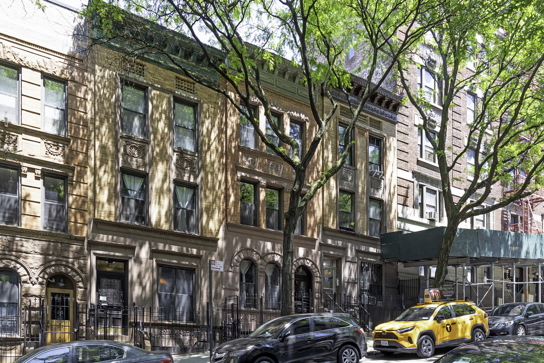 609 West 138th Street in New York, NY - Building Photo