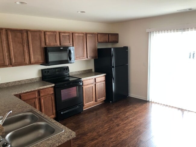 18 Millie Ln in Port Wentworth, GA - Building Photo - Building Photo