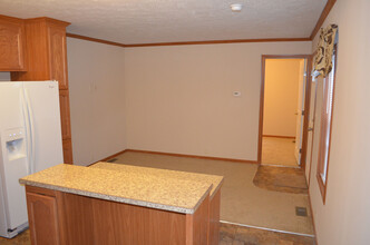 7600 Heatherstone Dr, Unit #12 in Athens, OH - Foto de edificio - Building Photo