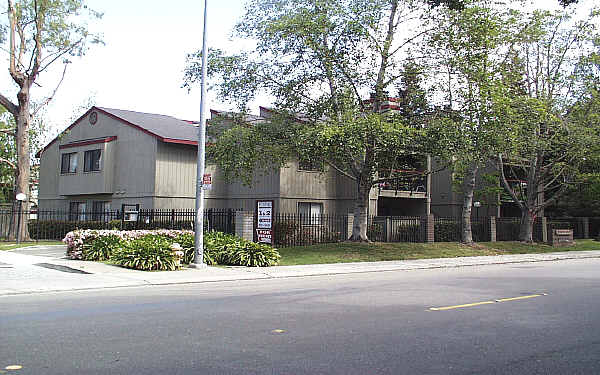 Stamford Court Apartments in Stockton, CA - Building Photo