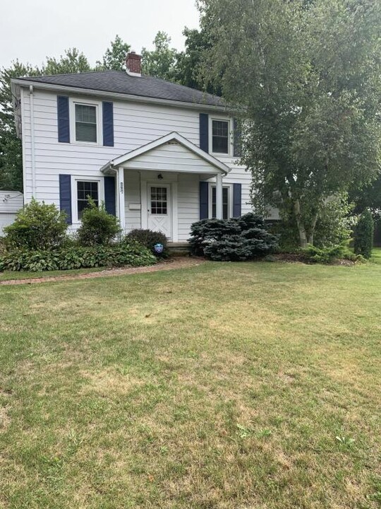 227 Ihrig Ave in Wooster, OH - Building Photo
