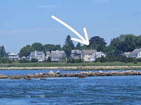 15 Summit St, Unit #1 in Stonington, CT - Building Photo