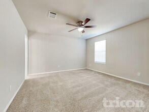 9727 Marbach Hl in San Antonio, TX - Building Photo - Building Photo