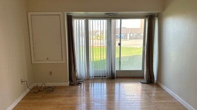 133 Commander Shea Blvd in Quincy, MA - Building Photo - Building Photo