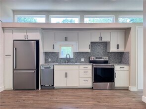 1111 S Ray Ave in Fayetteville, AR - Building Photo - Building Photo