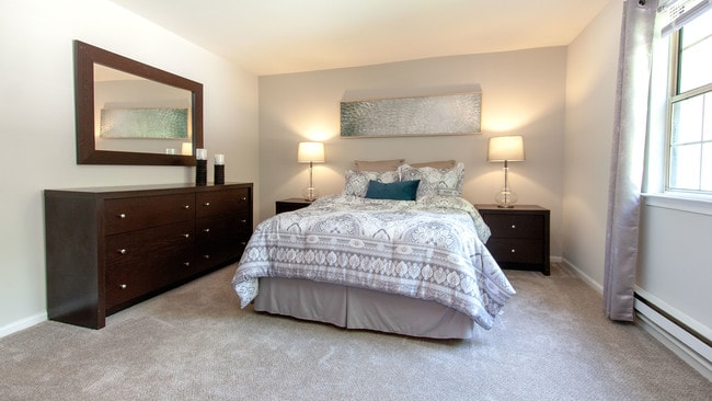 Waters Edge Apartments in Bethlehem, PA - Building Photo - Building Photo