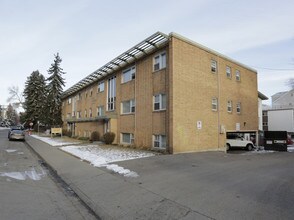 1224 Cameron Ave SW in Calgary, AB - Building Photo - Building Photo