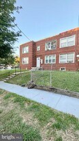 400 Chaplin St SE in Washington, DC - Building Photo