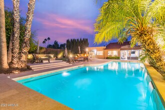 10658 E Cinnabar Ave in Scottsdale, AZ - Foto de edificio - Building Photo