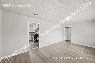 8829 Woodlyn Rd in Houston, TX - Building Photo - Building Photo